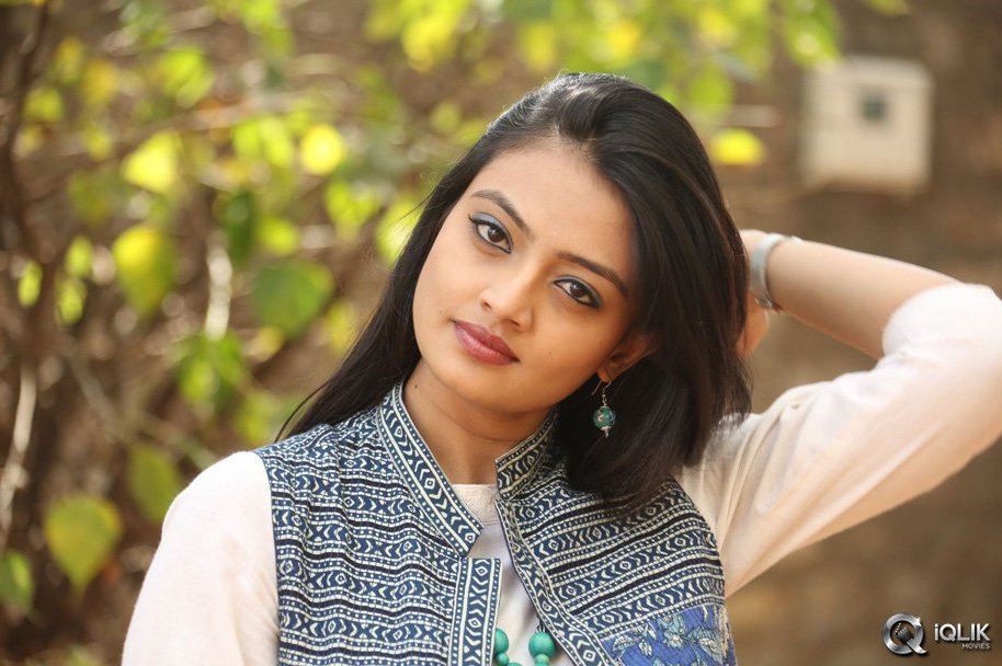 Nikitha-Narayan-at-Ladies-and-Gentlemen-Platinum-Disc-Function